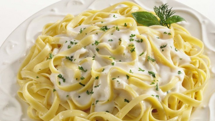 3 salsas fáciles para acompañar tus pastas