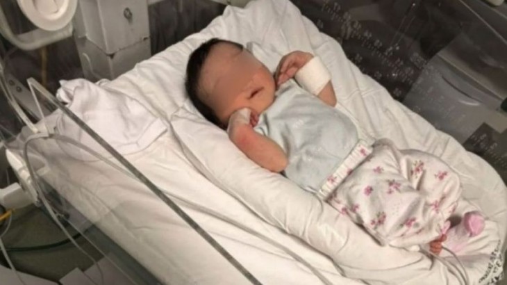 Escondió su embarazo adolescente y terminó en un parto 'asistida' por ChatGPT