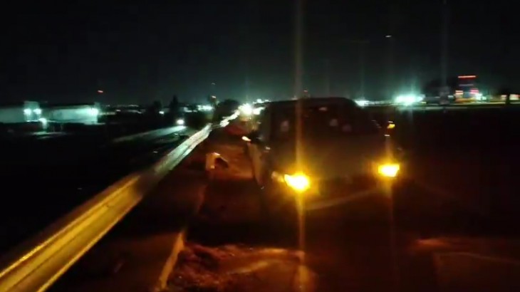 Conductor se durmió al volante y chocó contra un guardarrail en Acceso Este