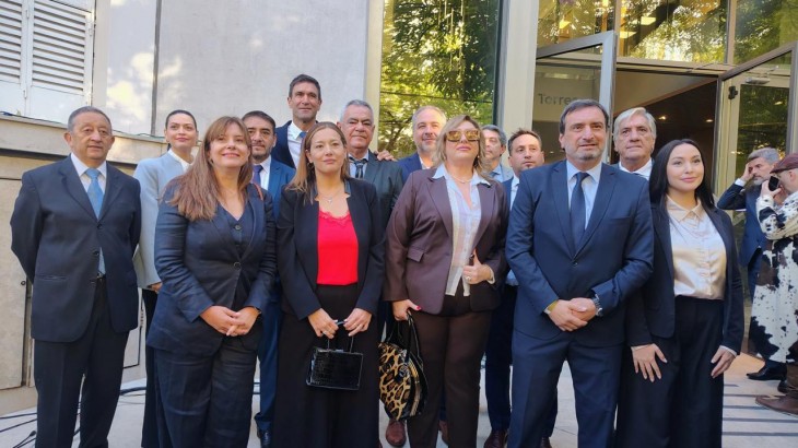 El PJ y la Unión Mendocina presentaron una alianza en el Senado para convertirse en primera minoría sin el kirchnerismo