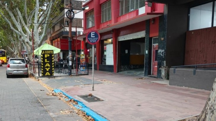 Accidente en el Centro: una estudiante fue embestida por un conductor con la licencia vencida