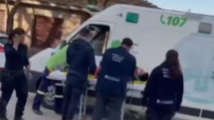 Un joven perdió la vida luego de ser atropellado y un video complica a un vecino